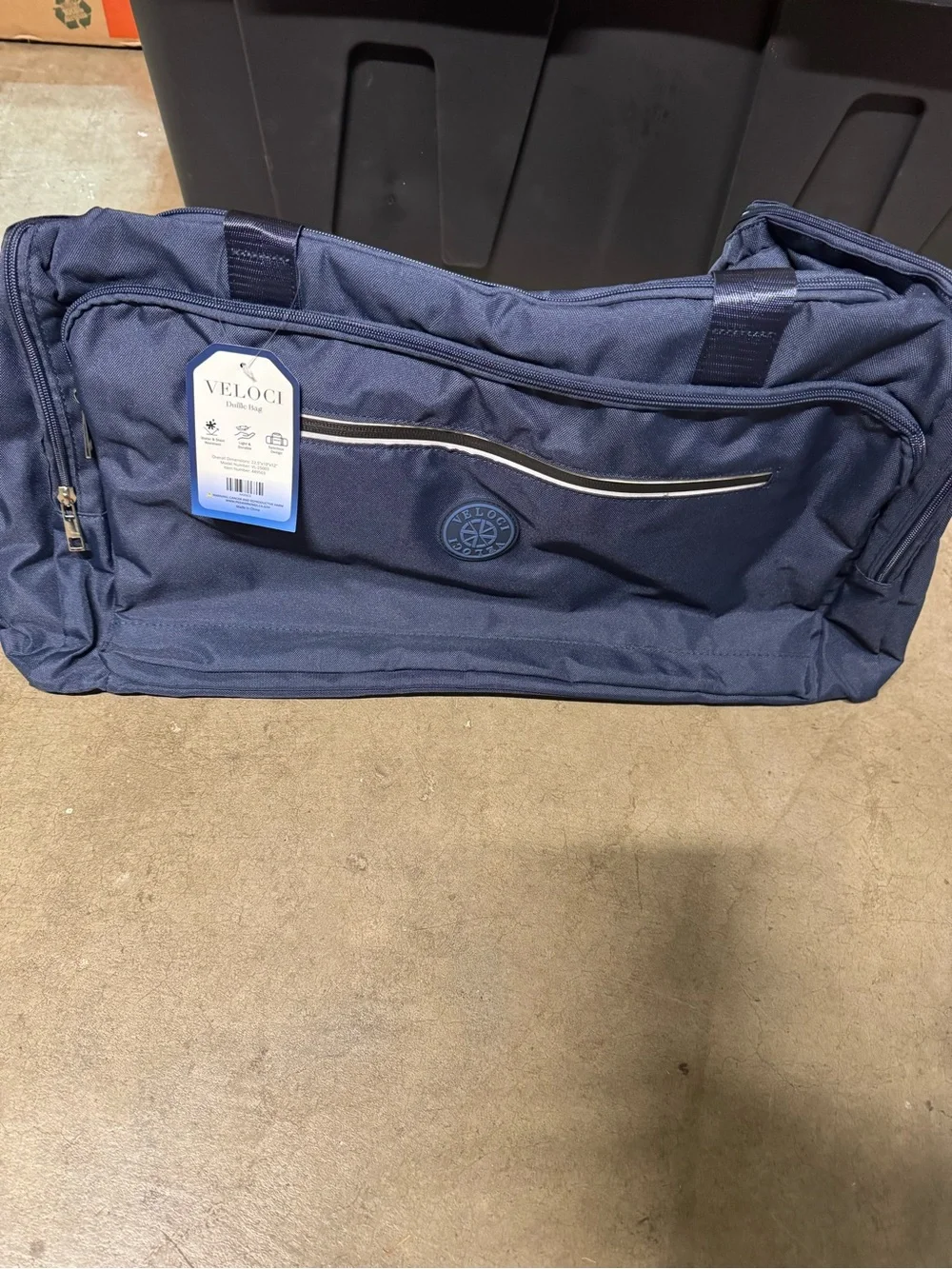 Veloci Men's Navy Duffle Bag - New with tags - Picture 4 of 4